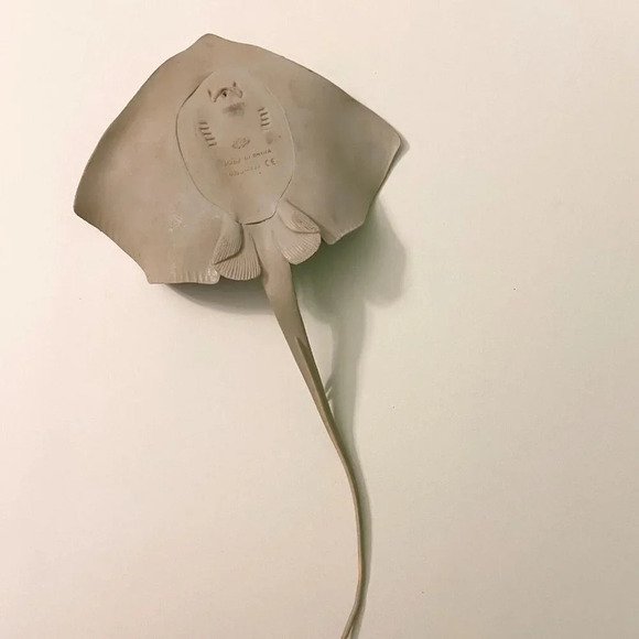 Vintage Rubber Sting Ray Manta Ray Figure 15 Inch Long Toy - Picture 7 of 11